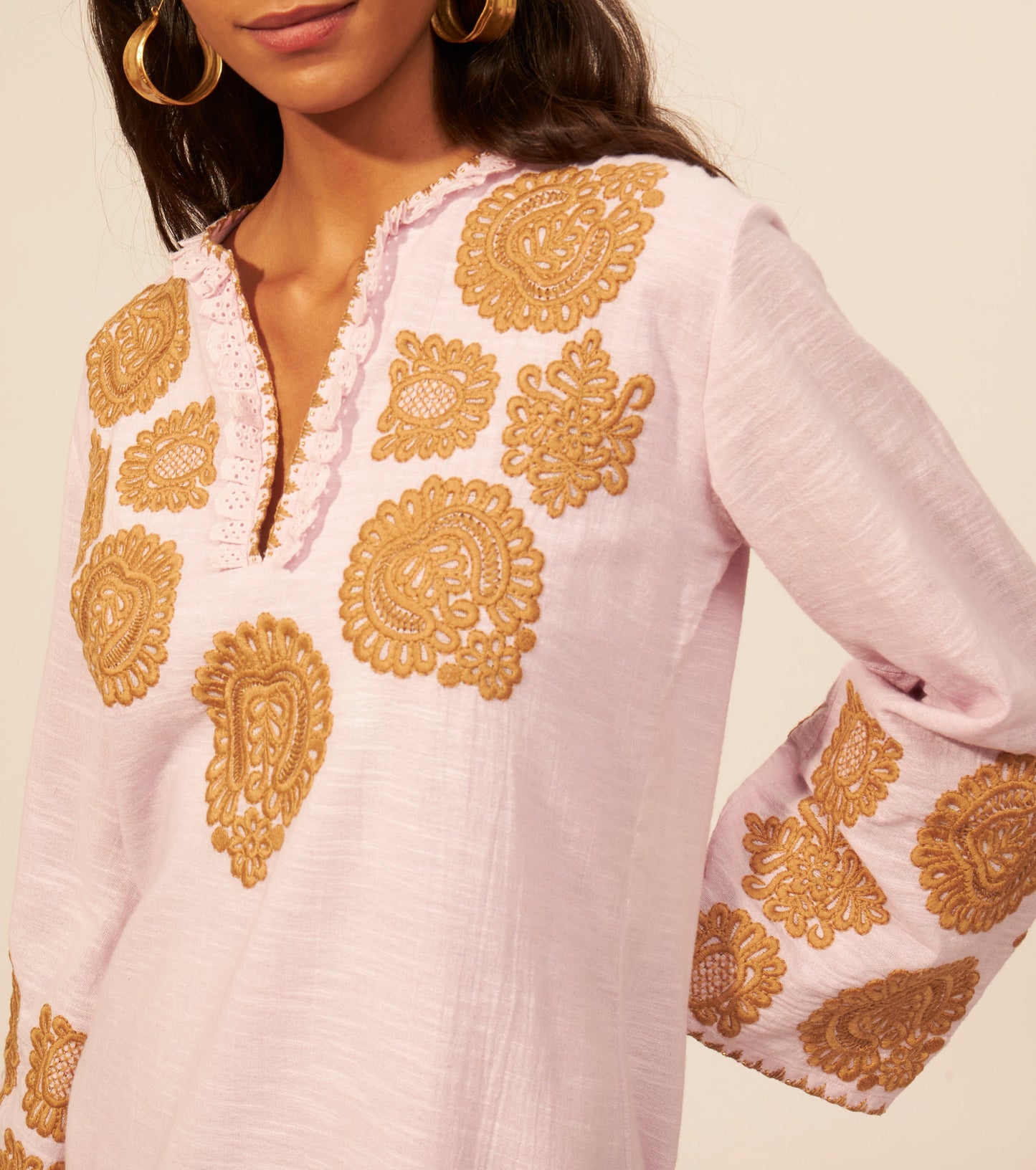 Robe courte brodée Togala